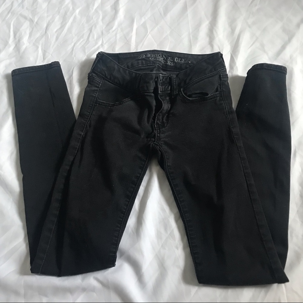 AEO Dark Black Skinny Jeans Size 00 Comfortable
